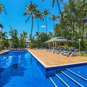 Aparthotel Agincourt Beachfront Clifton Beach